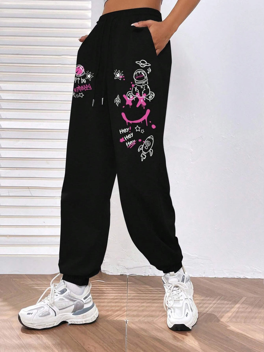 Women's Casual Graffiti Printed Sweatpants For Everyday Wear Versatile Pocket Drawstring Trendy Street Pant Female Autumn Winter