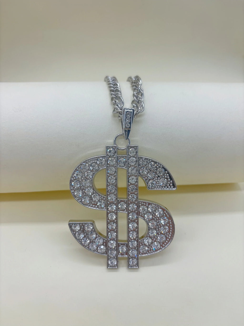 The 2025 new 2PCS hip-hop style declaration card Spades heart necklace is suitable for both men and women to wear. It is a penda