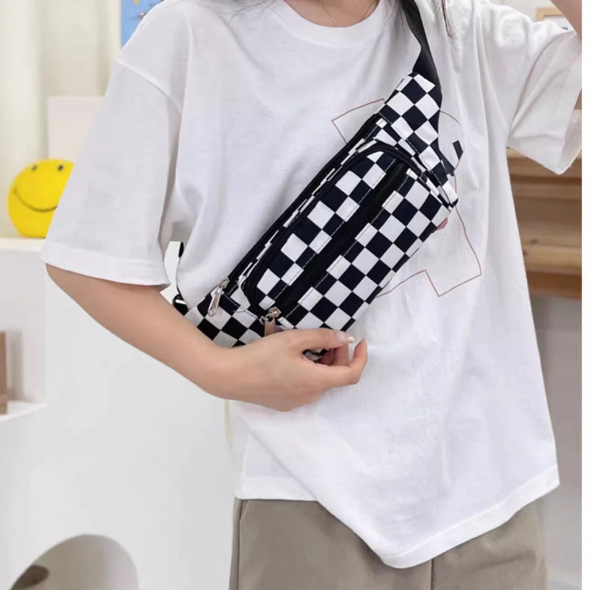 Large Capacity Waterproof Outdoor Sports Waist Bag Men's and Women's Black and White Plaid Mobile Phone Bag Student Waist Bag