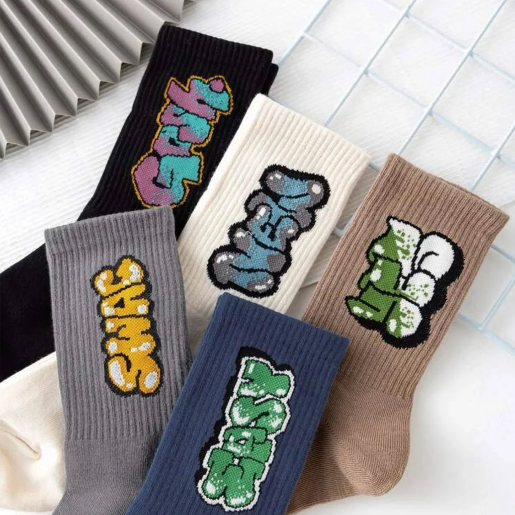 5/10 Pairs Men's Multicolour Crew Socks, Graffiti Lettering, Street Style, Unique, Comfortable, Breathable, Moisture-Wicking