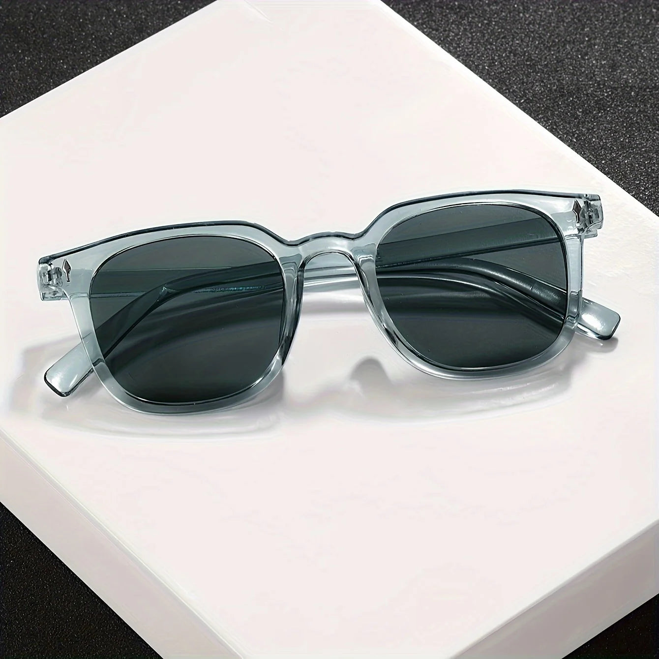 1PC Fashion Square Transparent Grey Plastic Frame Cool Street Style Sunglasses For Outdoor Daily Life Shades Accessories.