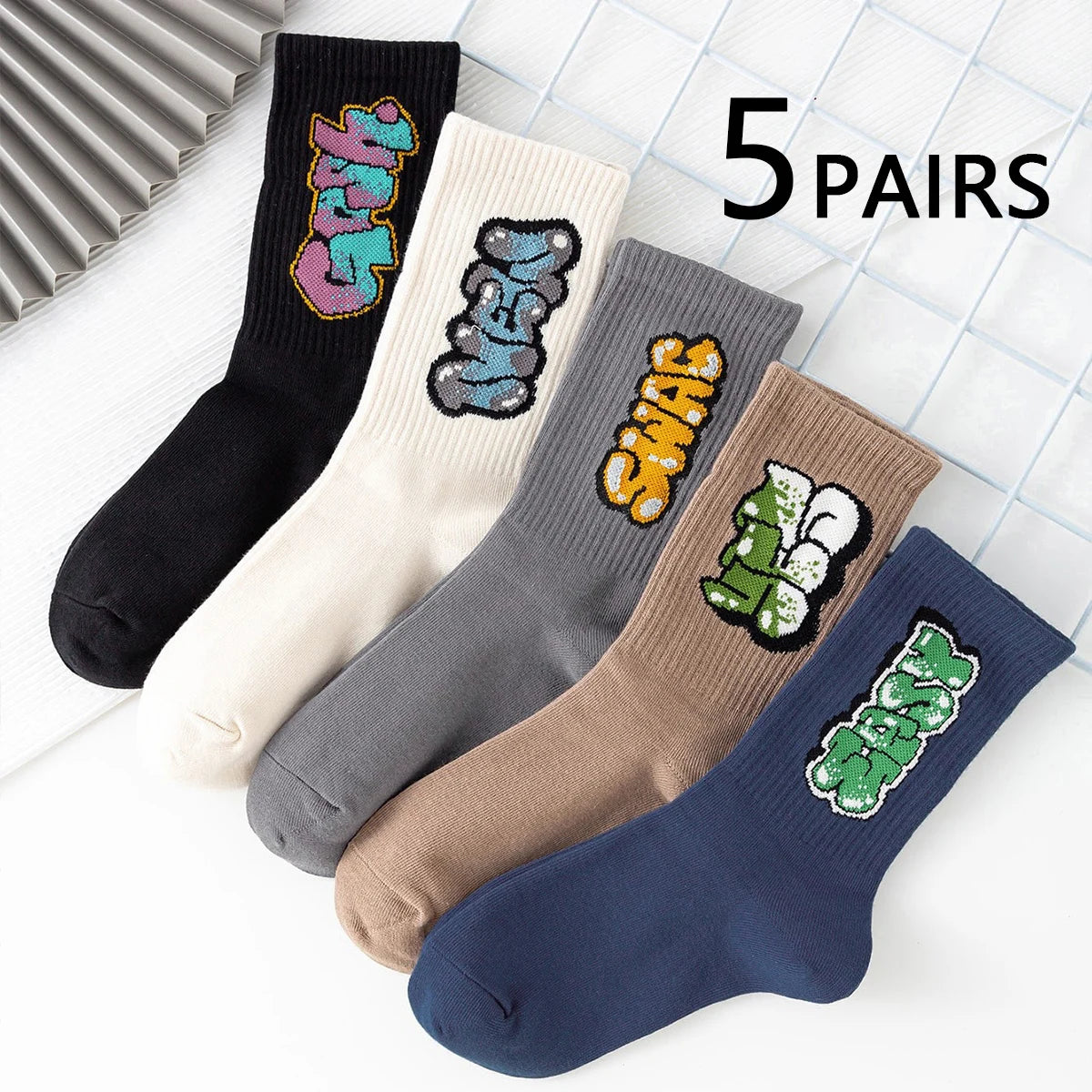 5/10 Pairs Men's Multicolour Crew Socks, Graffiti Lettering, Street Style, Unique, Comfortable, Breathable, Moisture-Wicking