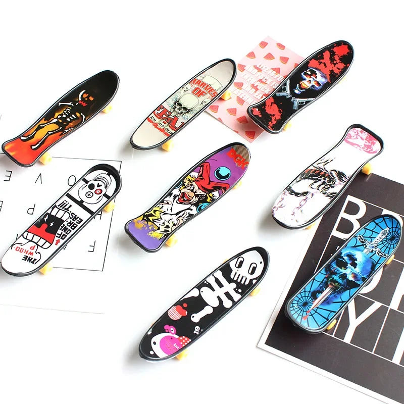 12 Pcs Mini Skateboard Toys Plastic Creative Fingertip Skateboard for Kid Birthday Party Favors Desktop Game Toys Gift Filler